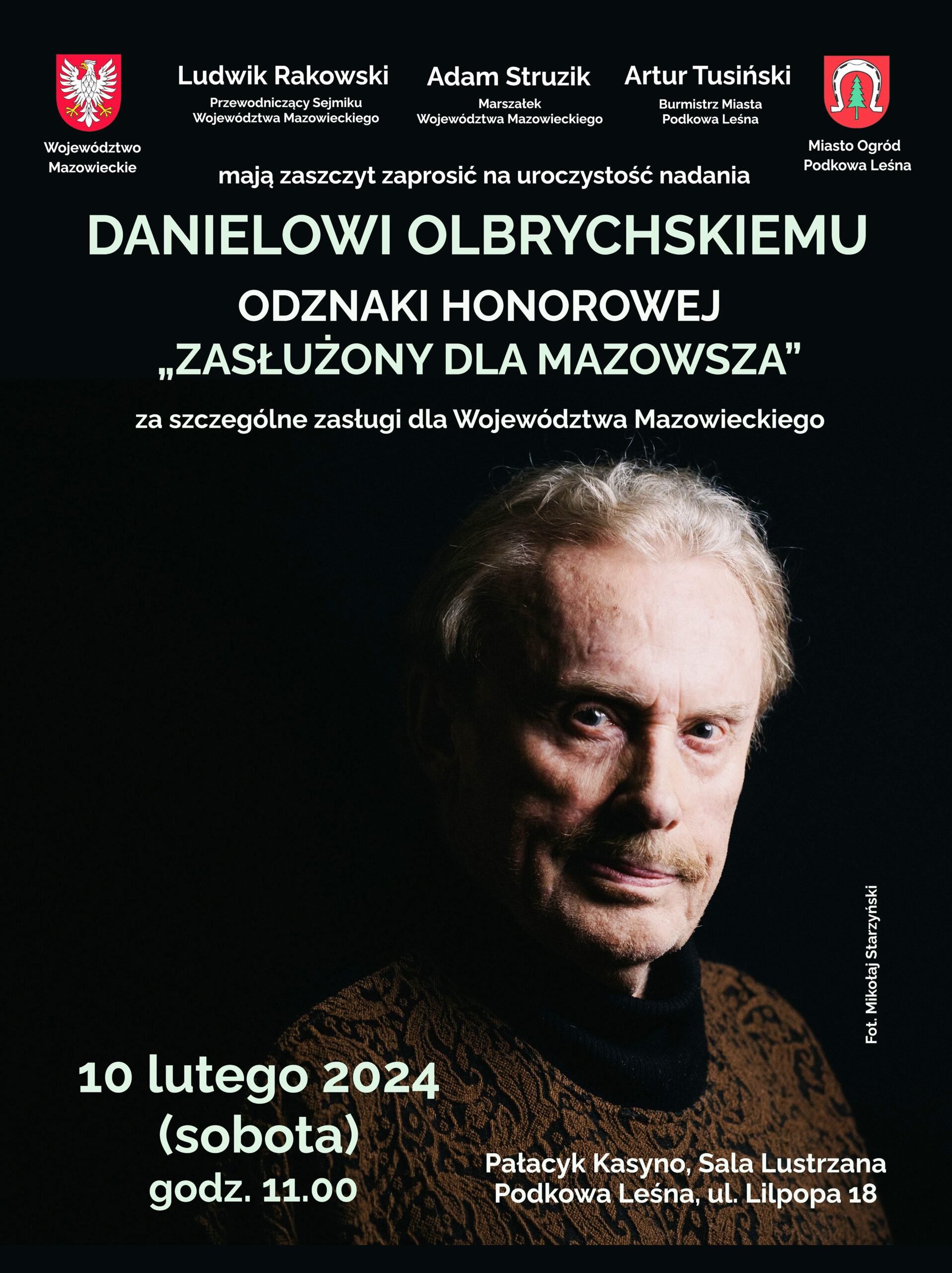 You are currently viewing Daniel Olbrychski z odznaką „Zasłużony dla Mazowsza”